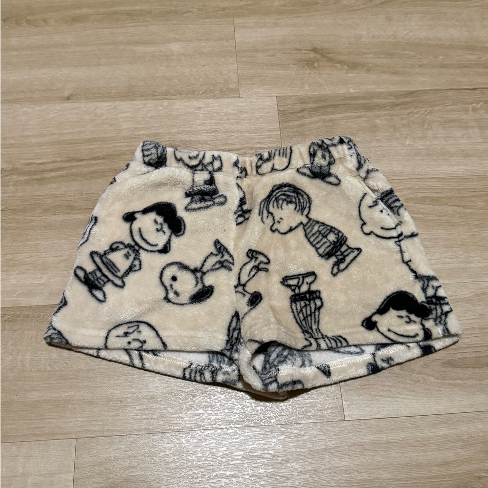 Peanuts Cream Cartoon Print Fleece Shorts